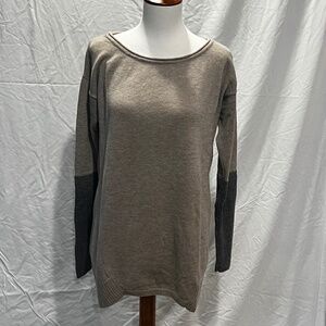 Athleta scoop neck sweater 100% merino extra fine wool size small